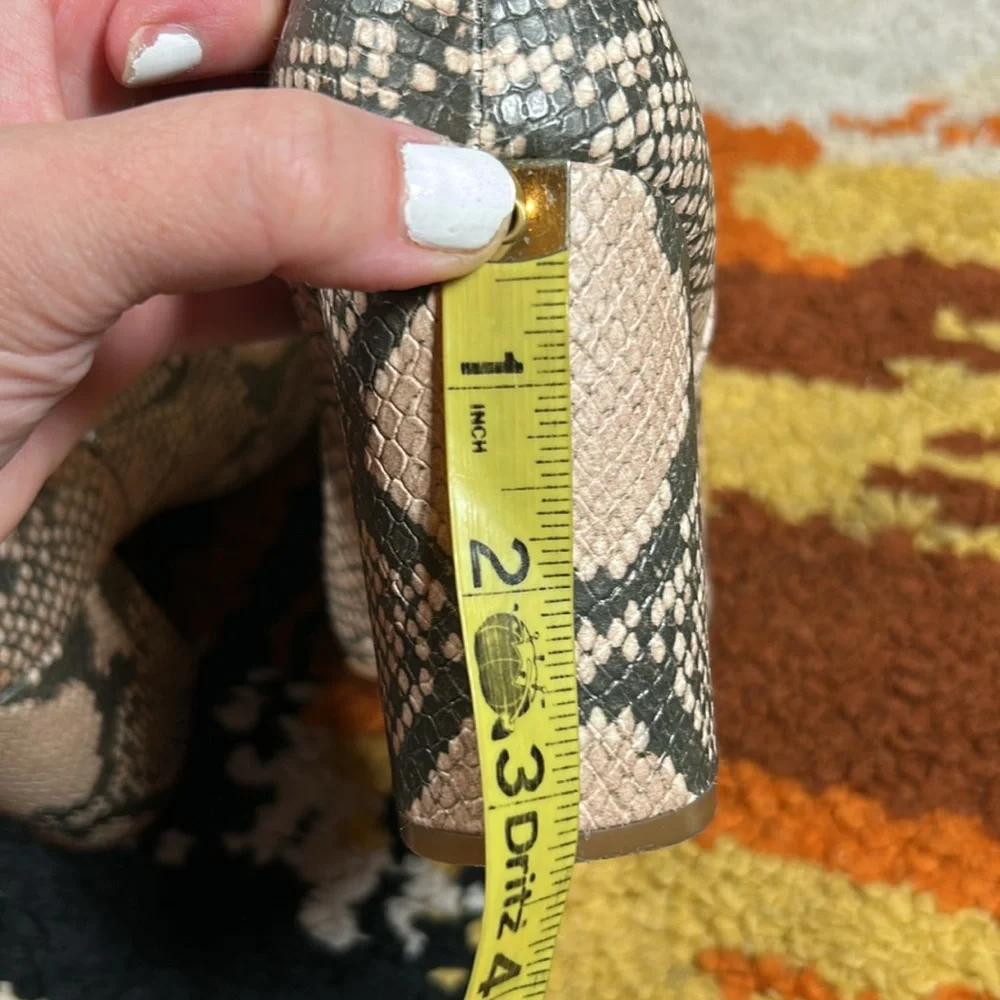Forrest, STEVE MADDEN, snake bootie!!